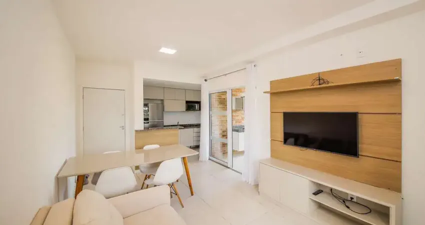 Com varanda gourmet e esperando por você no aeroporto para locação