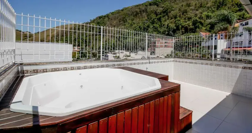 Cobertura com gourmet e vista livre para o morro do cristo para venda