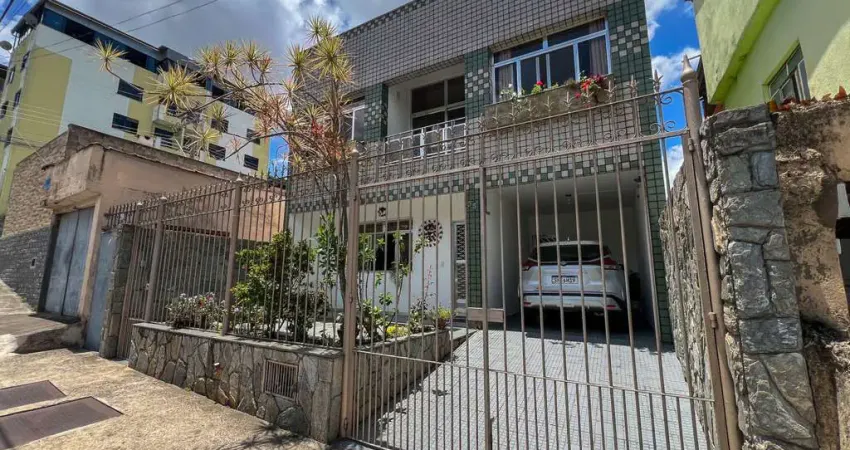 Casa com 3 quartos à venda na Rua Professor Inácio Werneck, 95, São Mateus, Juiz de Fora