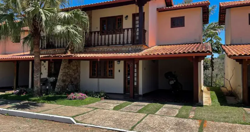 Casa em condomínio fechado, charmoso e tranquilo para locação