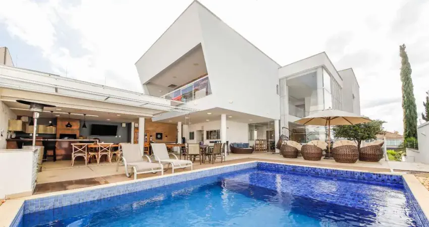 Uma casa exclusiva, com projeto de interiores e lazer para venda