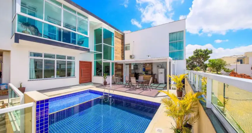 Ampla e moderna, com lazer e aconchego para a família para venda