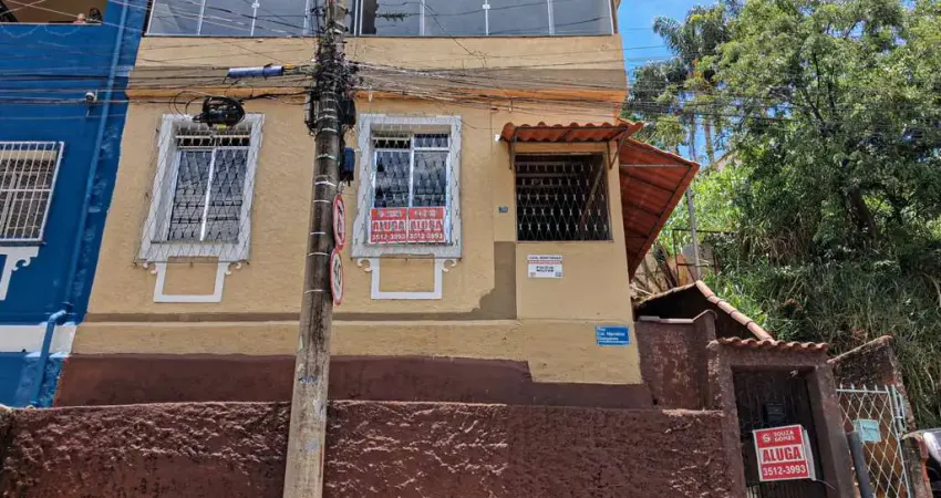 Casa com 2 quartos para alugar na Rua Coronel Marcelino Gonçalves, 269, Centro, Juiz de Fora