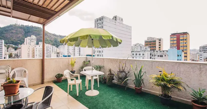 Uma cobertura com hidro, terraço e vista livre no centro para venda