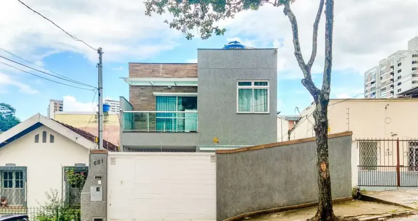 Casa moderna, com planejados e aquecimento solar no Granbery para locação