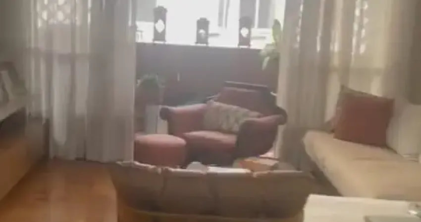 Copacabana 3 quartos 120m² frente de rua , andar alto, 1 por andar, sendo 1 suíte , com armários planejados, 3 banheiros, reformado, prédio tranquilo . rua silenciosa e segura e no coração de copacab