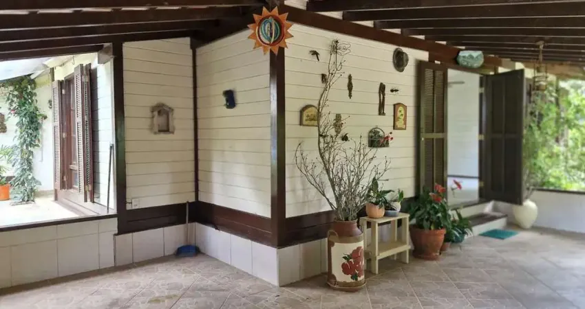 Casa para venda em teresópolis, albuquerque, 4 dormitórios, 1 suíte, 3 banheiros, 2 vagas