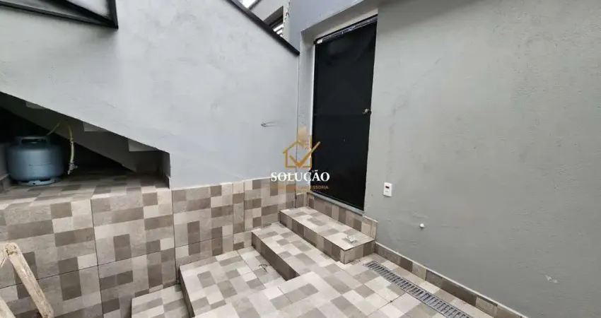 Casa com 2 quartos para alugar na Rua Dolomites, 32, Jardim Fernandes, São Paulo