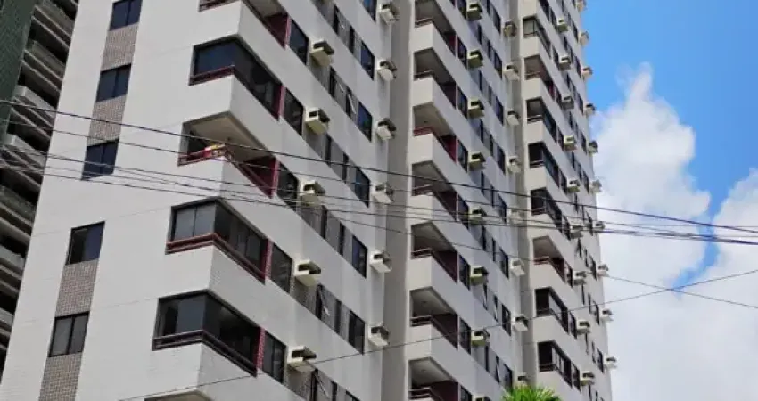 Excelente apartamento com 03 quartos  ,com área de lazer bem localizado