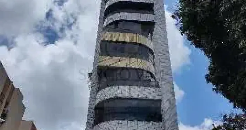 Lindo apartamento para venda, possui 243 metros quadrados de área útil, com 04 quartos sendo duas suítes, no bairro de casa forte - recife - pe