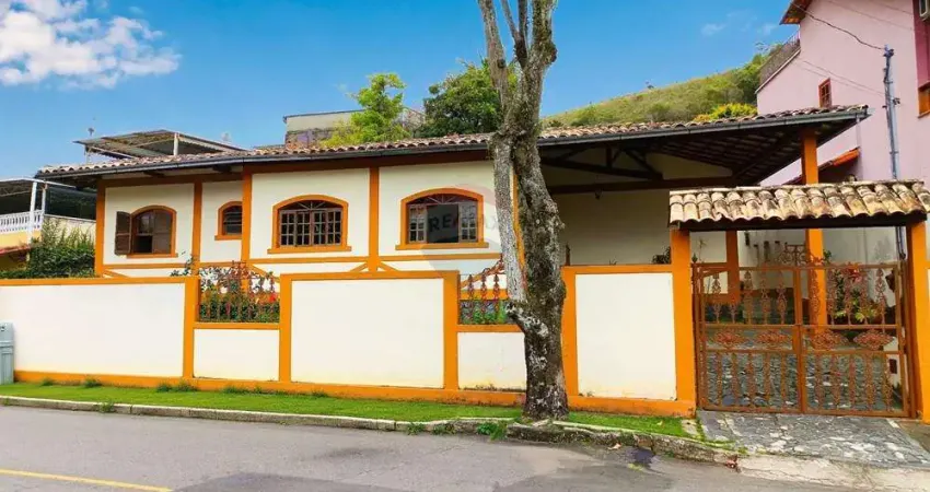 Excelente casa rustica, totalmente linear no bosque dos pinheiros