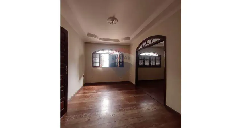 Casa com 5 quartos à venda na Rua Clorindo Burnier, 200, Vitorino Braga, Juiz de Fora