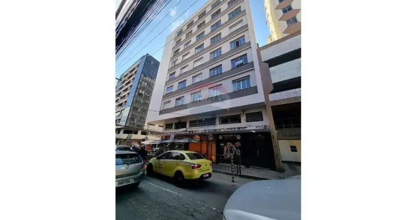 Oportunidade no centro! kitnet para locação na rua santo antonio