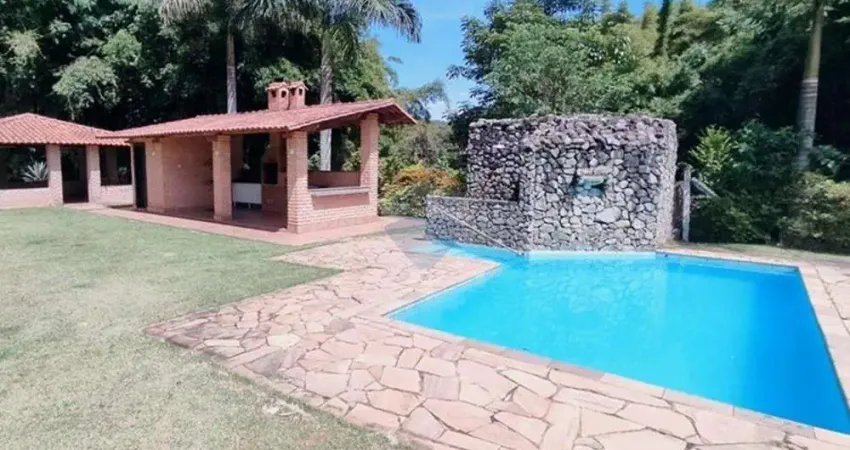 Esse refúgio dos sonhos em lima duarte pode ser seu, viva em meio a natureza com todas as comodidades de morar a 2km do centro da cidade.