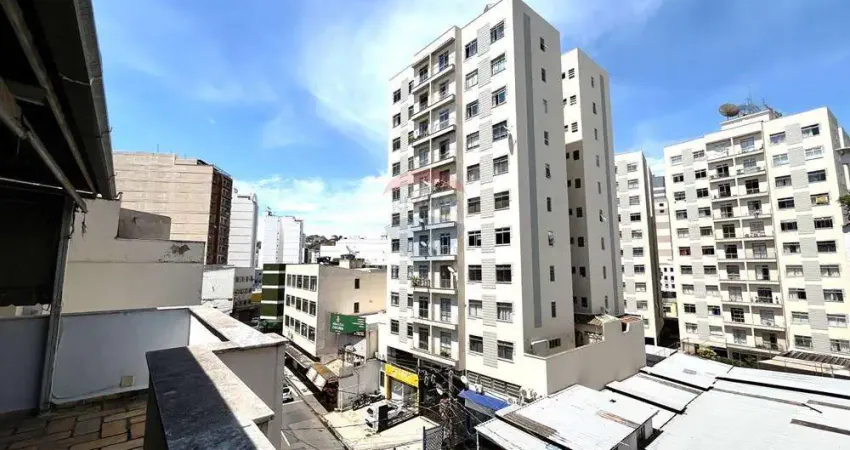 Cobertura ampla e extremamente bem localizada na rua são mateus !