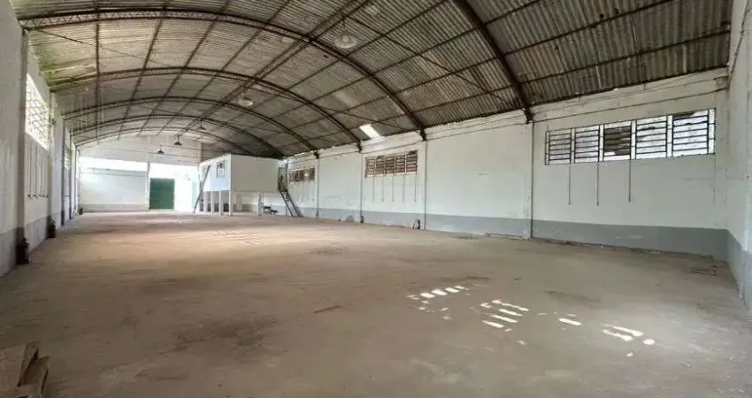 Galpão de 1.000m2 próximo da rodovia arthur bernardes - com0090wg