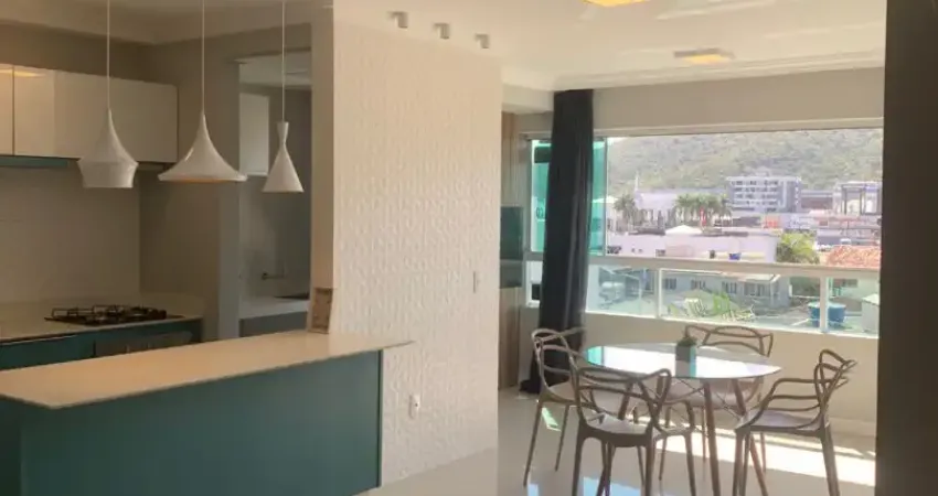 Apartamento em balneário camboriú, sendo 1 suíte e 1 dormitório com 1 vaga de garagem - mobiliado