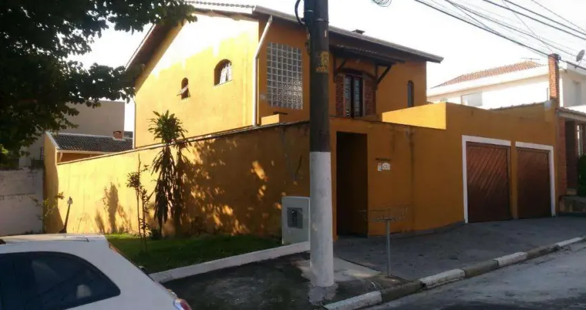 Sobrado em condominio fechado, 3 dormitorios (1 suite master com escritorio), piscina e churrasqueira. menor custo/beneficio da regiao!