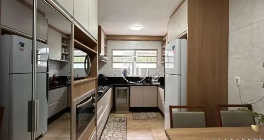 Casa com 4 quartos à venda na Rua Capitão Anaxágoras Aires Neto, 47, Estreito, Florianópolis