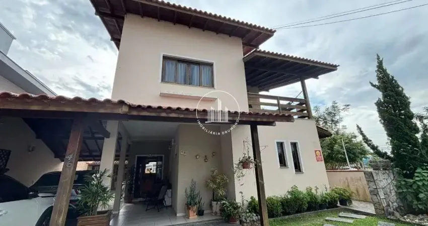Casa com 4 quartos à venda na Rua Professor Américo Vespúcio Prates, 46, Carianos, Florianópolis