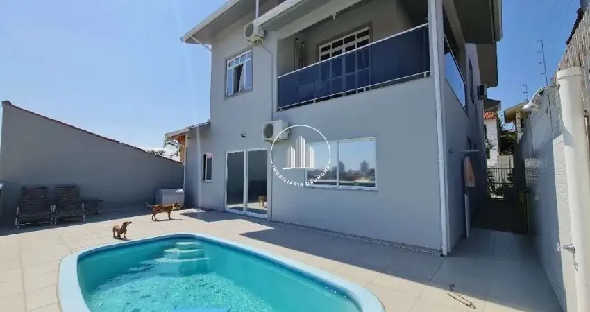 Casa com 3 quartos à venda na Rua Professora Cremilde de Oliveira, 210, Jardim Atlântico, Florianópolis