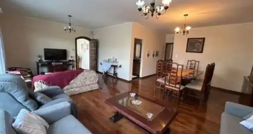 Casa com excelente planta em moema - quintal, churrasqueira e até 5 vagas!