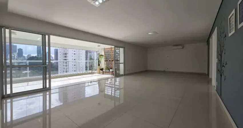 Apartamento a venda com 4 quartos sendo 4 suítes, 4 salas, varanda e 4 vagas de garagem!