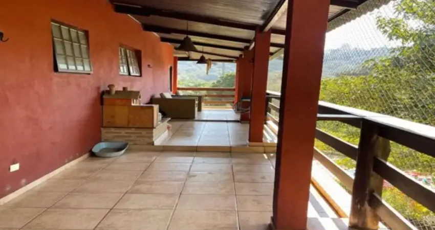 Chácara à venda em são lourenço da serra com 2.820m2 e 680 de área construída