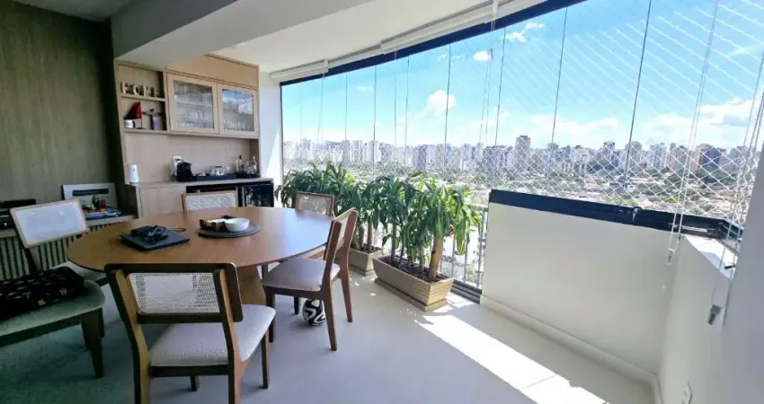 Apartamento mobiliado à venda com 3 quartos sendo 3 suítes e 3 vagas de garagem