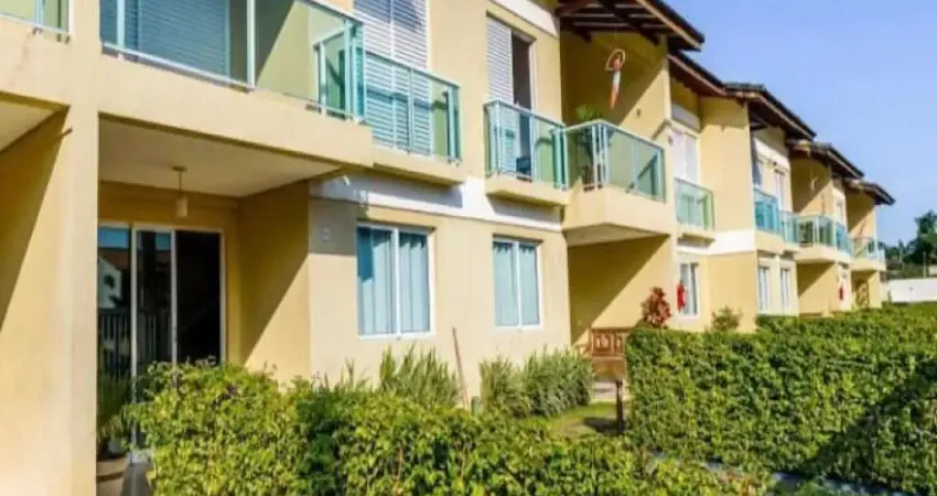 Vende-se casa em condomínio residencial com 4 quartos sendo 1 suíte cozinha equipada e quintal com churrasqueira