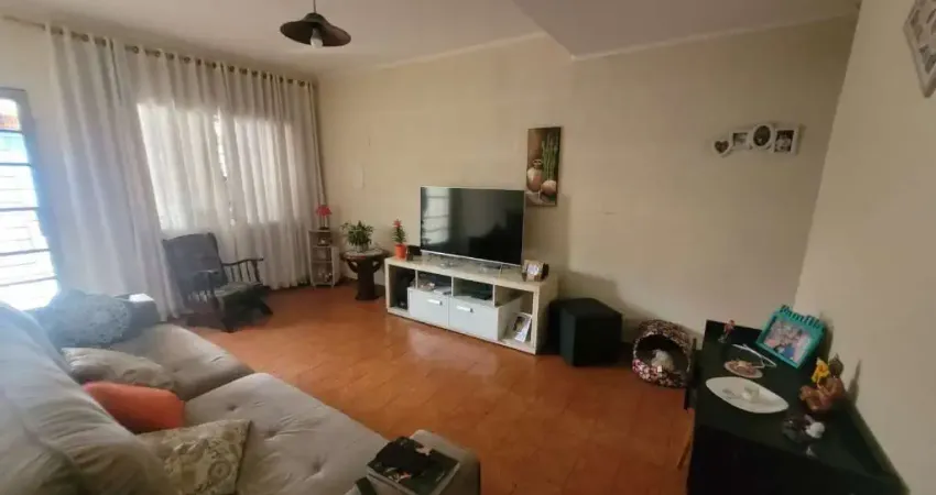 Casa com 2 quartos, 1 vaga à venda, localizada na linha azul do metrô