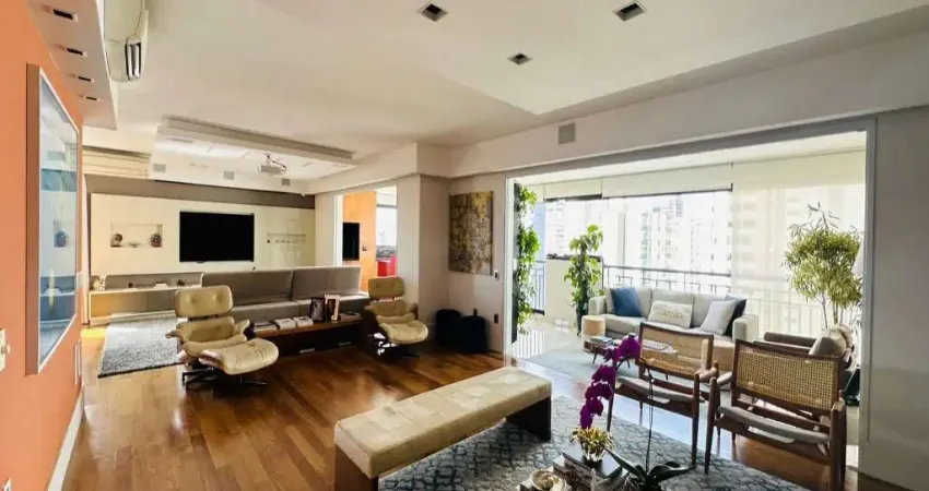 Apartamento a venda com 290m2, 4 dormitórios sendo 4 suítes e 5 vagas de garagem!