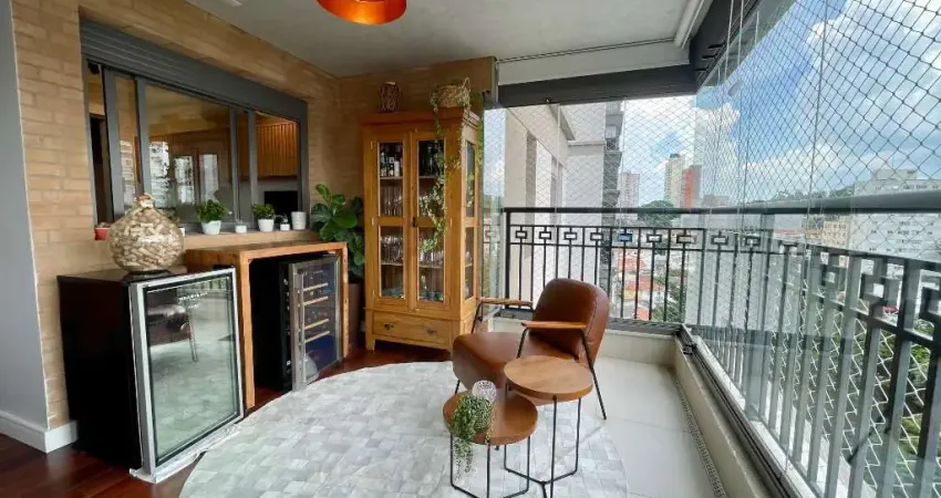 Apartamento à venda com 3 dormitórios sendo 2 suítes e 2 vagas de garagem.