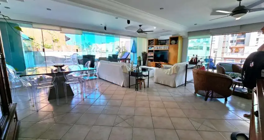 Belíssima cobertura à venda na praia da enseada na região da brunella!