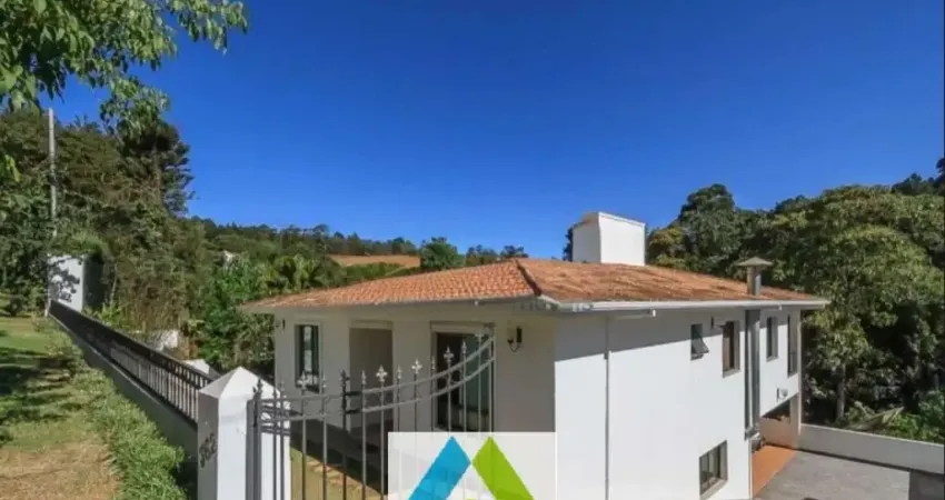 Casa em condomínio de luxo com 5 quartos e 2 salas, 285m² - imperdível!