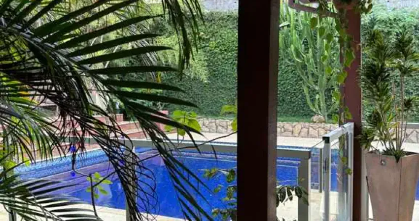 Casa espetacular, bandeirantes, foto voltaica, poço artesiano, piscina com deck, linda área gourmet, 03 suítes, salas amplas.