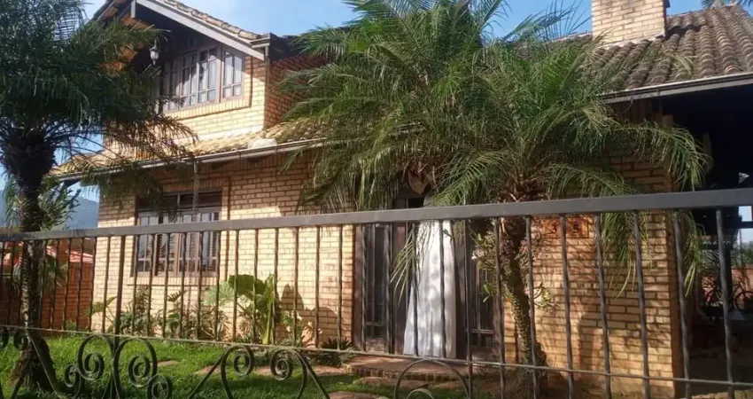 Casa | sobrado com 200m² | com piscina no ilha da figueira |suite + 2 dormitórios