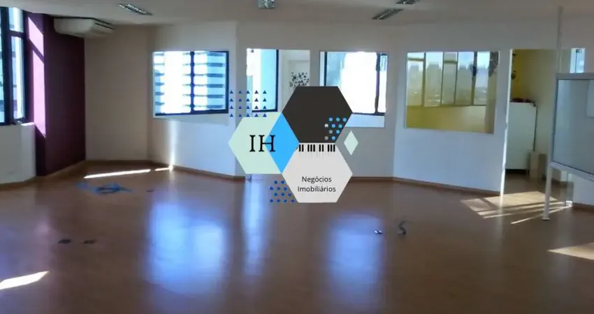 Conjunto comercial a venda ou locação de 139m2 com banheiros, ar condicionado e 2 vagas