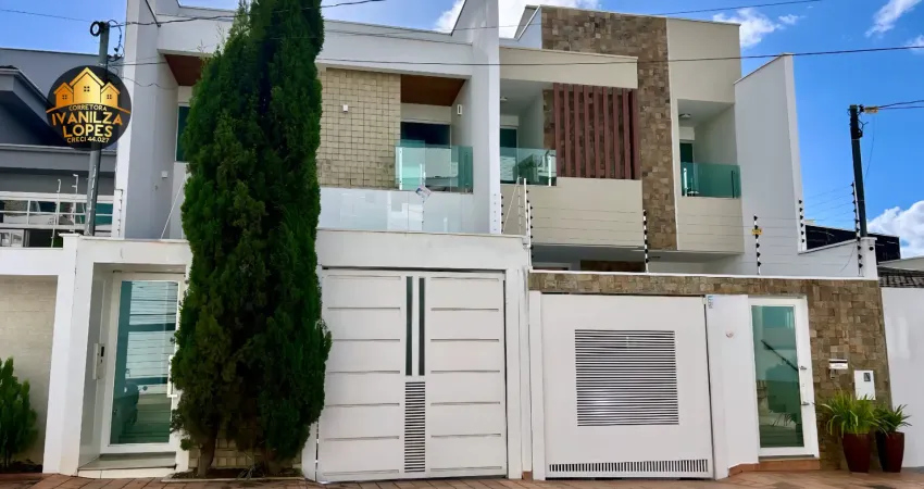 Linda casa com 290m² com todos os cômodos grandes, pé direito alto e garagem para até 05 carros.