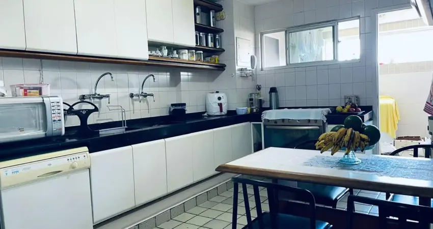 *melhor localização na navegantes - 5 suítes - área de lazer  completa*