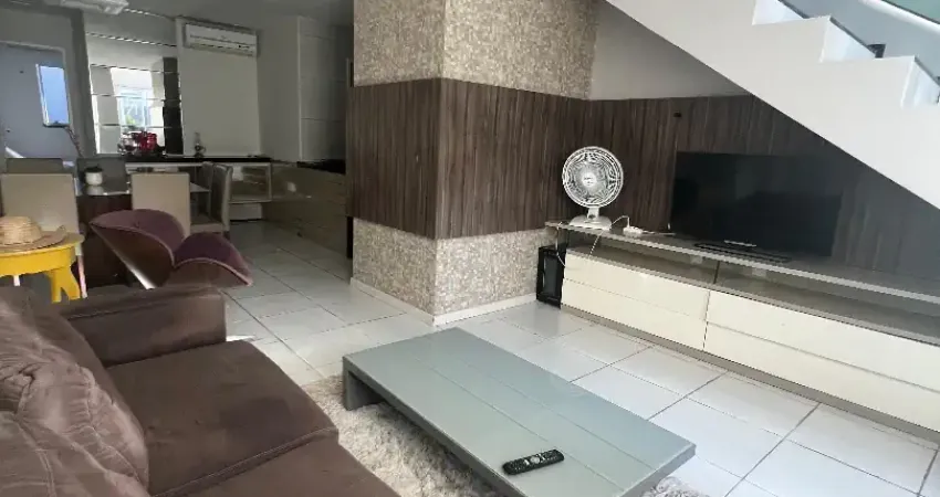 Casa duplex com móveis projetados com 03 suítes deck & churrasqueira