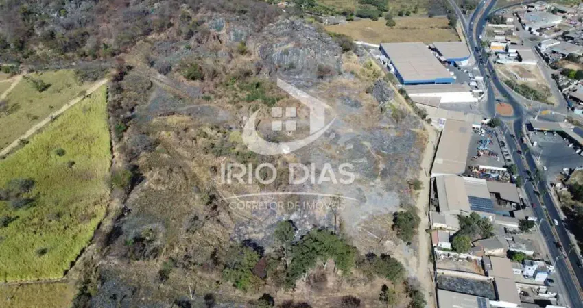 Terreno à venda na Rua São João Nepomuceno, 3000, Universitário, Sete Lagoas