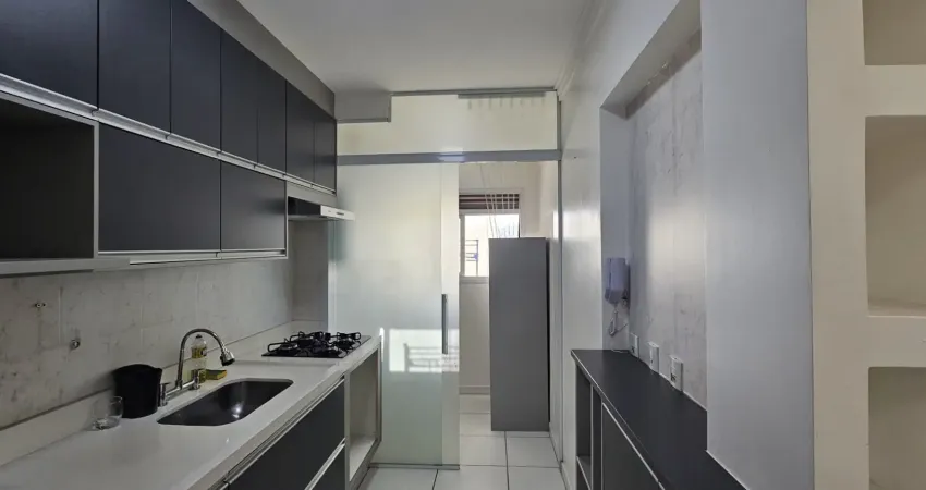 Apartamento semimobiliado 76 metros 3 quartos sendo 1 suíte 3 vagas de veículos