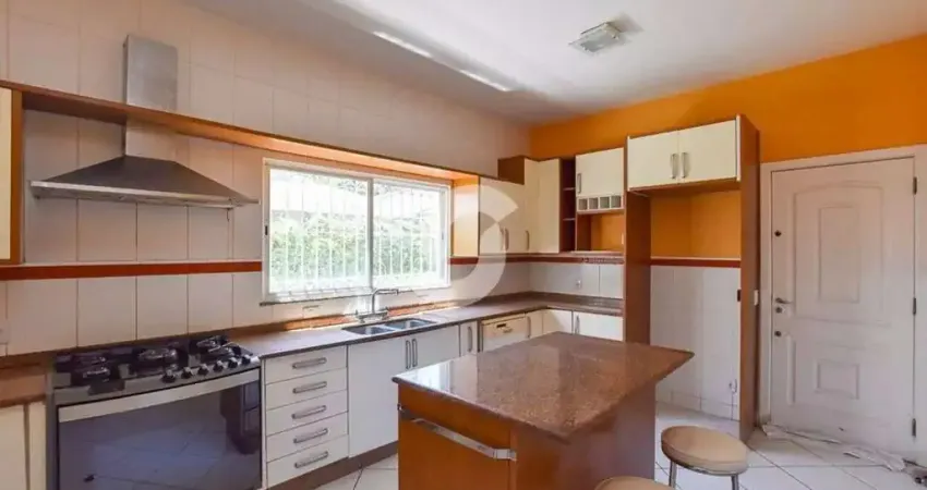 Casa alto padrão para venda em niterói, bairro peixoto, 4 dormitórios, 2 suítes, 4 banheiros, 2 vagas