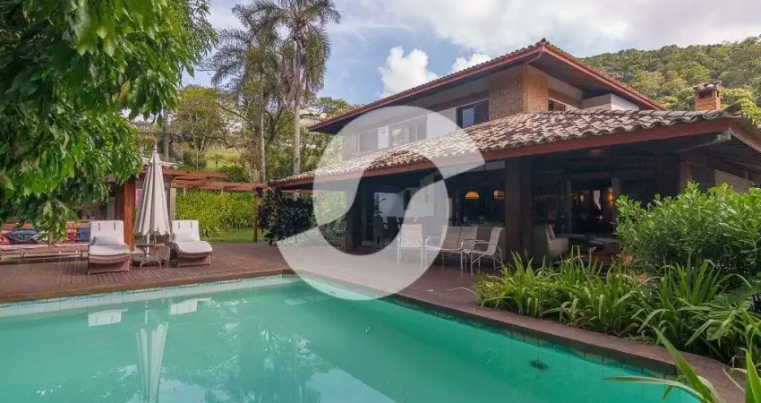 Casa Alto Padrão para Venda em Niterói, Piratininga, 6 dormitórios, 6 suítes, 10 banheiros, 8 vagas