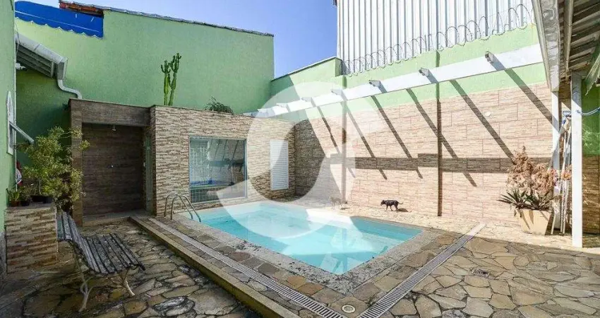 Casa Alto Padrão para Venda em Niterói, Piratininga, 5 dormitórios, 1 suíte, 4 banheiros, 3 vagas