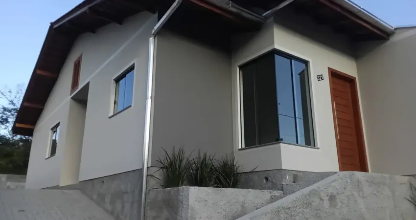 Casa nova com suíte e excelente padrão de construção no warnow – indaial!