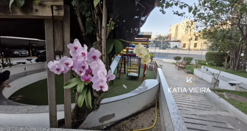 Amplo apartamento com 3 quartos duas suítes e muita privacidade a venda em Vitória