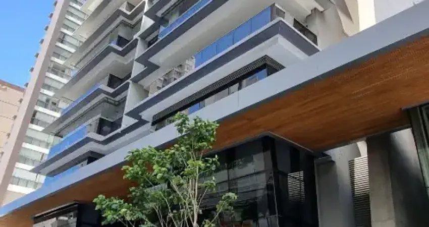 Apartamento a venda na enseada do suá com fino acabamento e três vagas de garagens