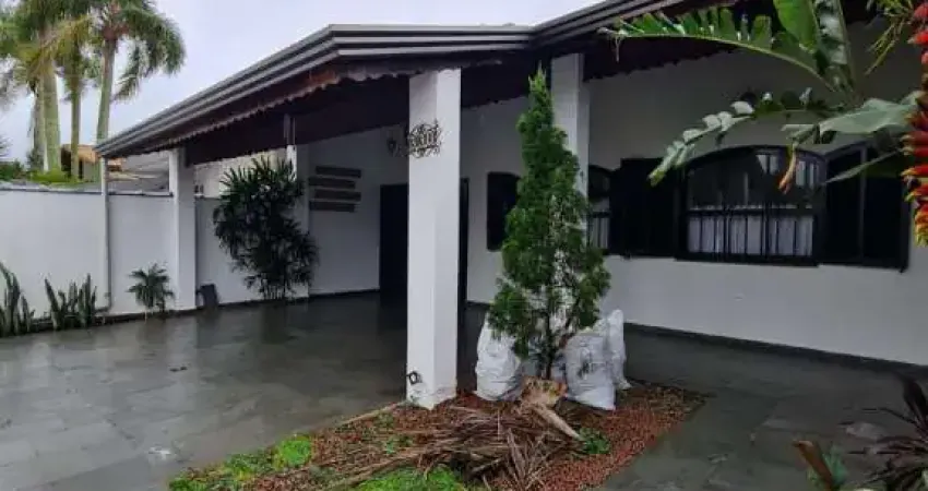 CASA DAS 4 ESTAÇÕES EM PRAIA GRANDE, SP - 3 DORMITÓRIOS, SENDO 2 SUITES!!!